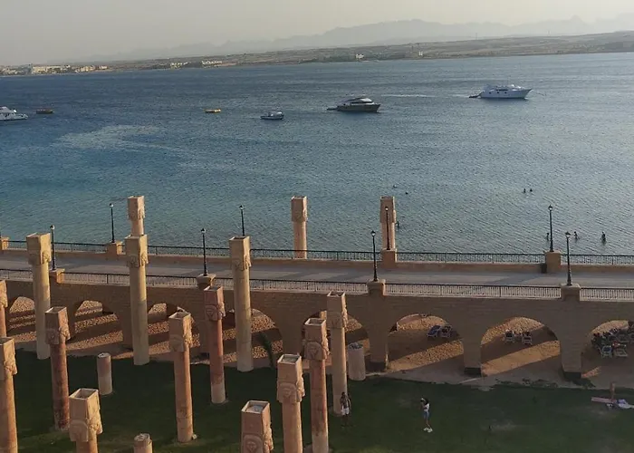Viva Andalouse Luxury Family Suite, Private & Pool, No Orfi Apartment *